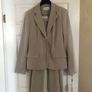 Calvin Klein Pant Suit Set Size 8